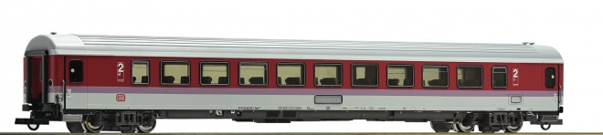 Passenger car 2nd class in IC livery<br /><a href='images/pictures/Roco/Roco-64930.jpg' target='_blank'>Full size image</a>